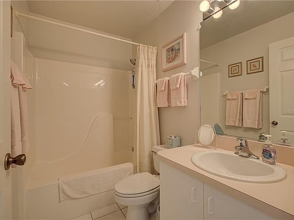 5th image of 1614 Fairway Oaks Dr