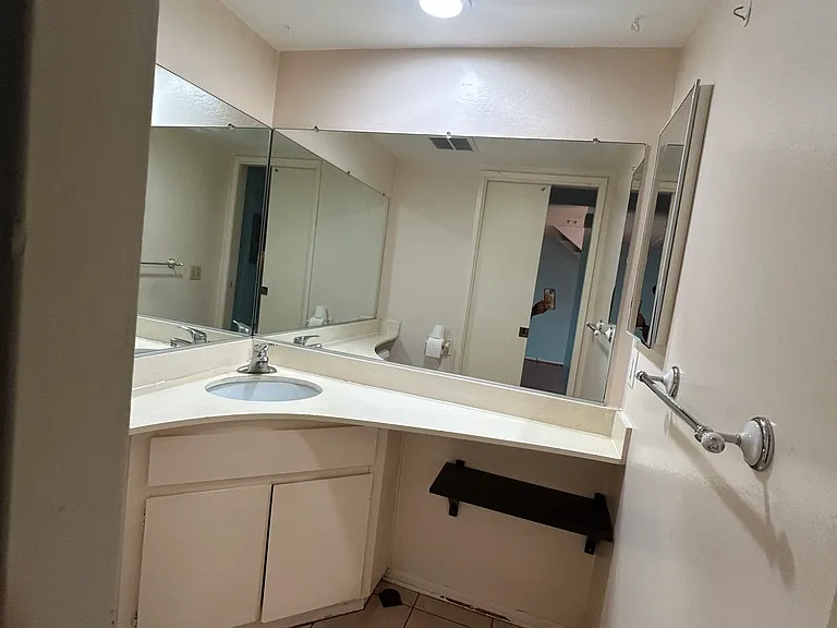 5249 Village Circle Dr — Photo 4