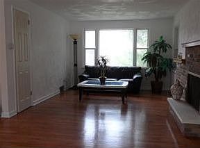 3rd image of 5 Lillian Dr