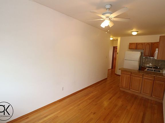 4th image of 623 Humboldt St APT 2R