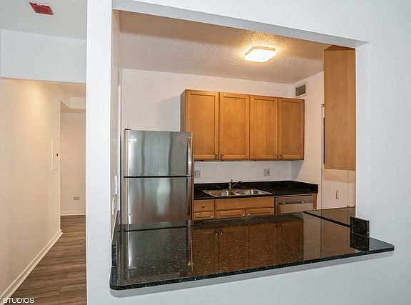 3rd image of 400 N Lasalle Dr #2206
