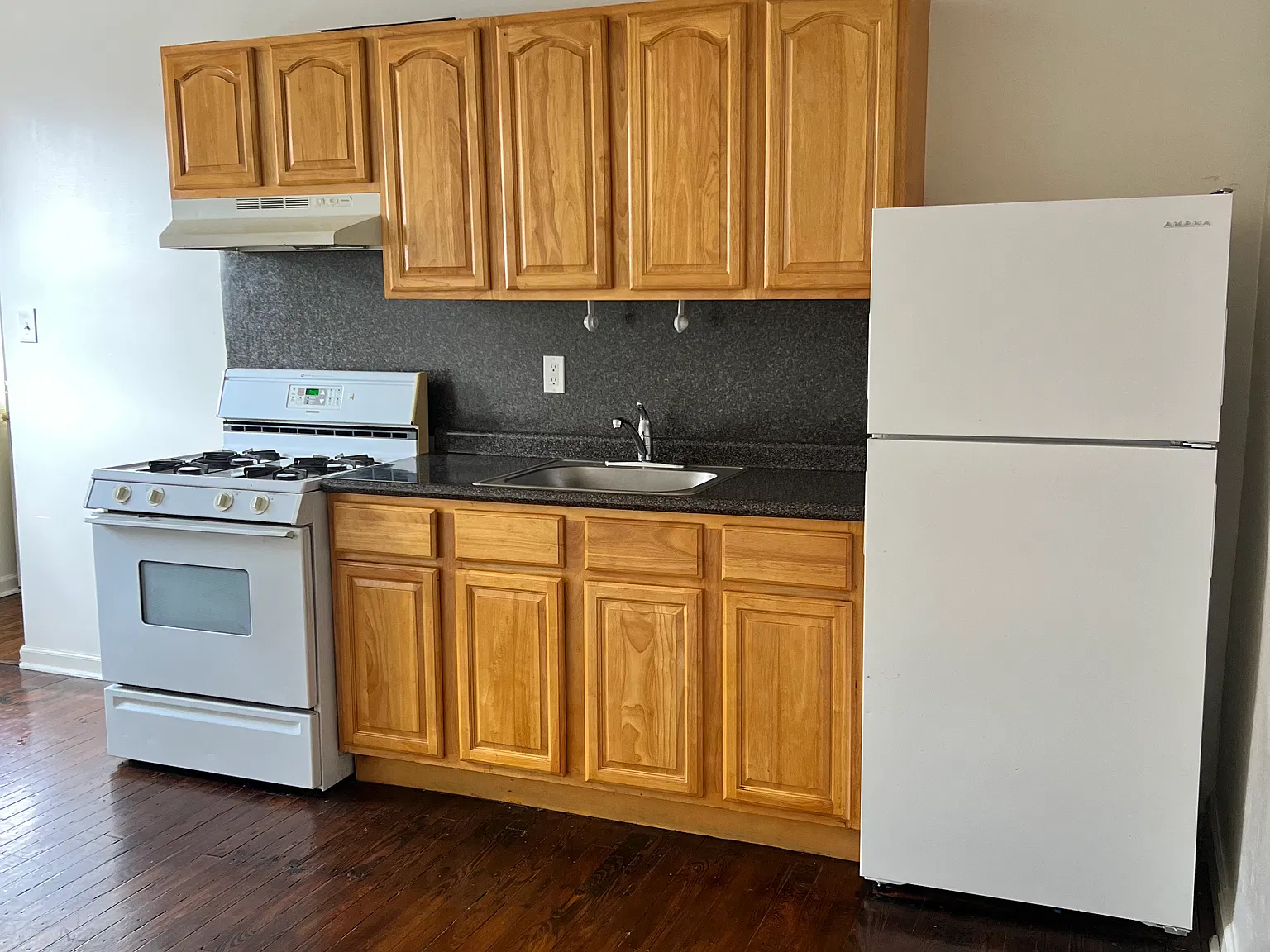 1 bed, 1000 sqft, $1,000 — Photo 1