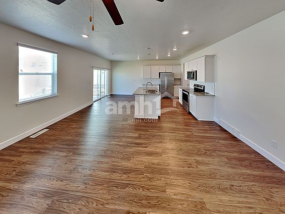 5th image of 2983 E South Village Dr