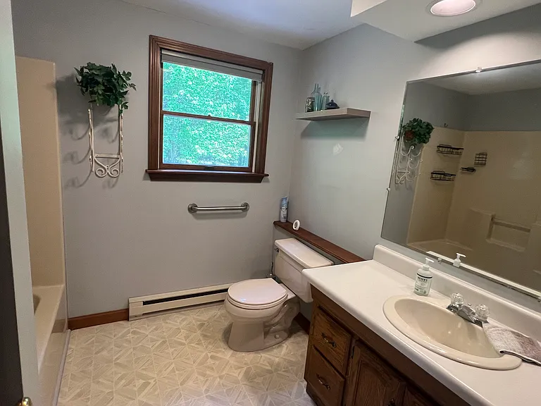Full bathroom