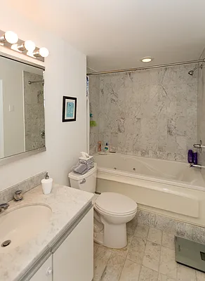 Sold by Judith Moschera, LREB | media 5