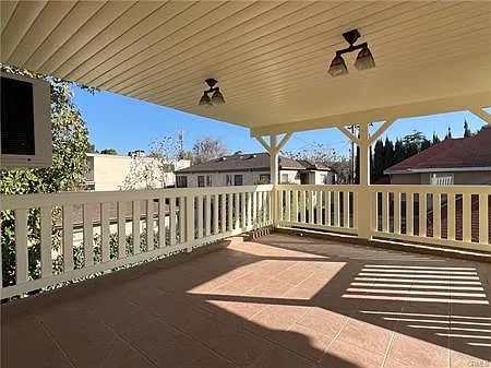 423 Magnolia St — Photo 25
