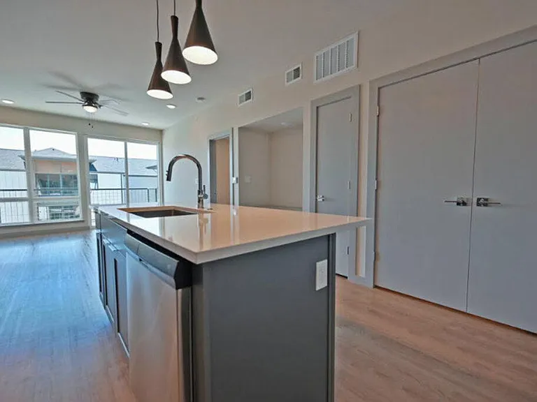 Cypress Lofts — Photo 8
