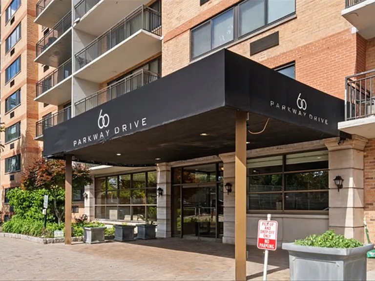 60 Parkway Dr E #12A — Photo 25