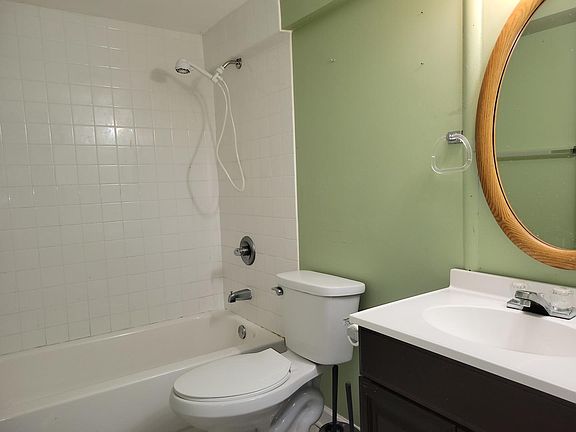 2nd image of 1435 Hervey Ave APT B