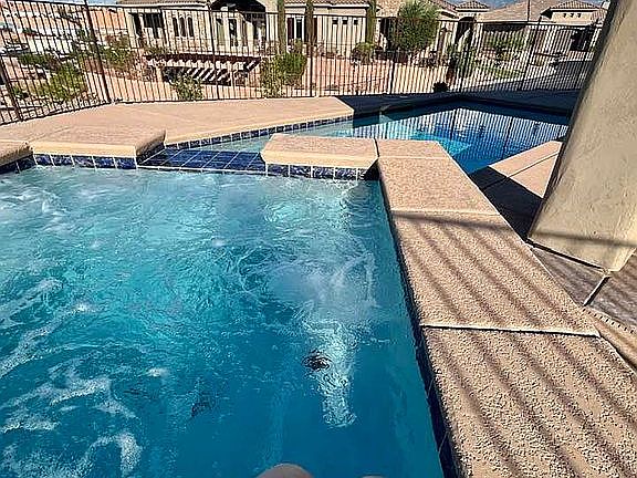 5th image of 527 Salerno Ct
