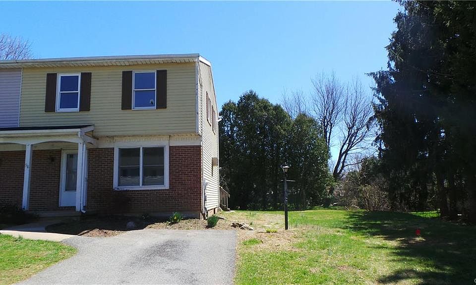 1st image of 98 Jonathan Dr