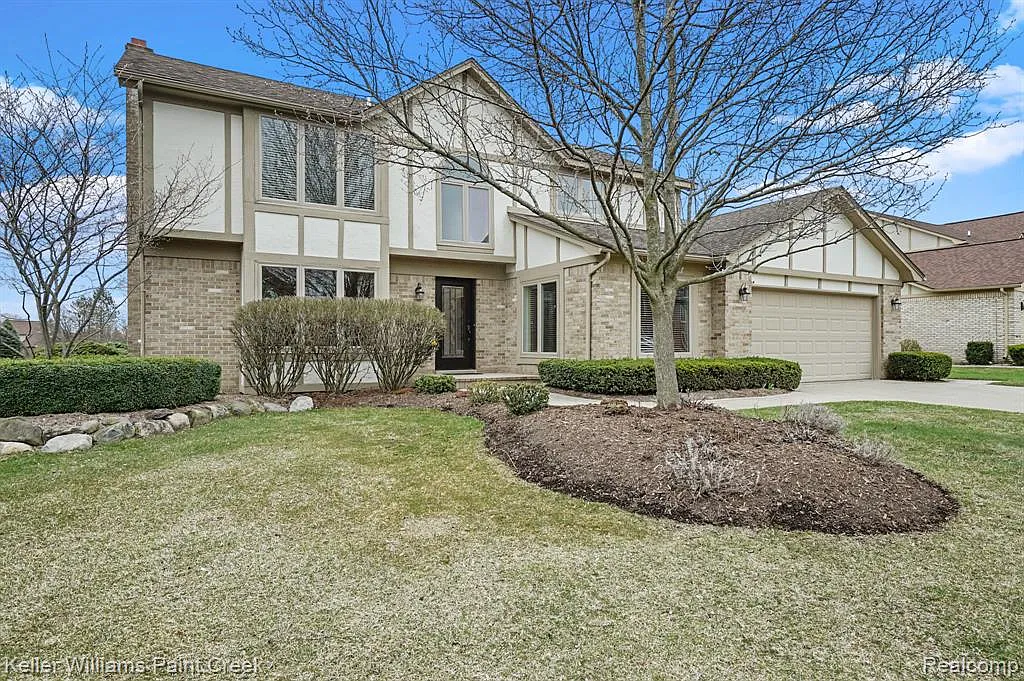 4 bed, 2.5 bath, 3206 sqft, $3,600 — Photo 2