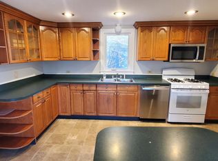 10 Shore Rd, York, ME 03909