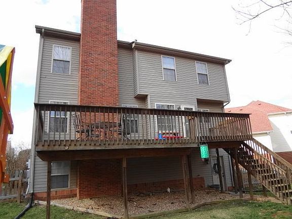4th image of 725 Winter Hill Ln