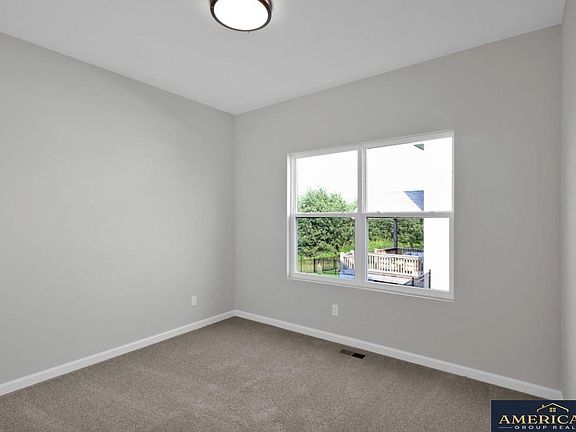 4th image of 11244 Longshore Ave