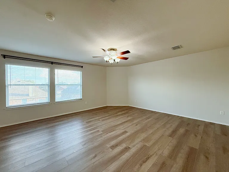 1916 Silver Leaf Dr — Photo 29