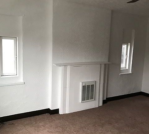 2nd image of 1402 Lee St E APT 5