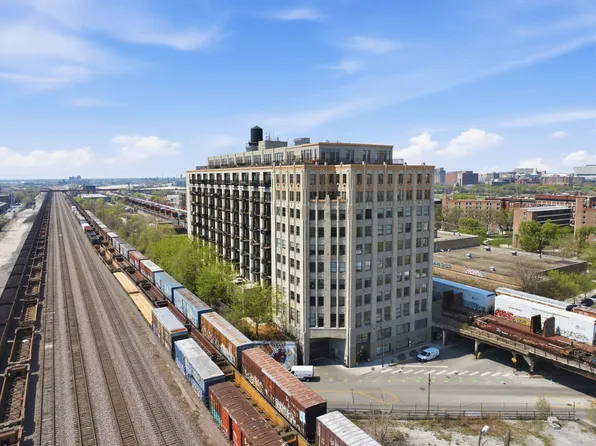 1550 S Blue Island Ave Unit 912, Chicago, IL 60608