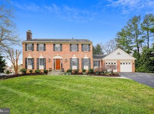 5824 Magic Mountain Dr, Rockville, MD 20852
