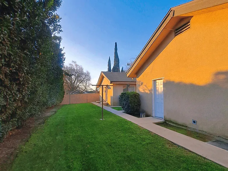 1008 Jefferson Ave. — Photo 14