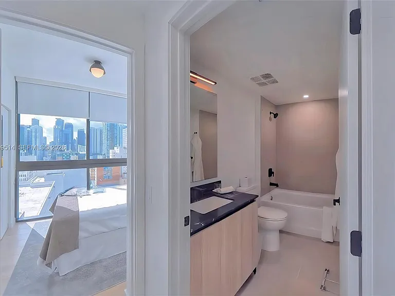 225 N Miami Ave #1812 — Photo 6