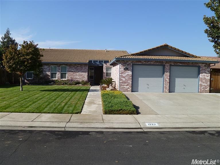1st image of 1227 Eastridge Pl