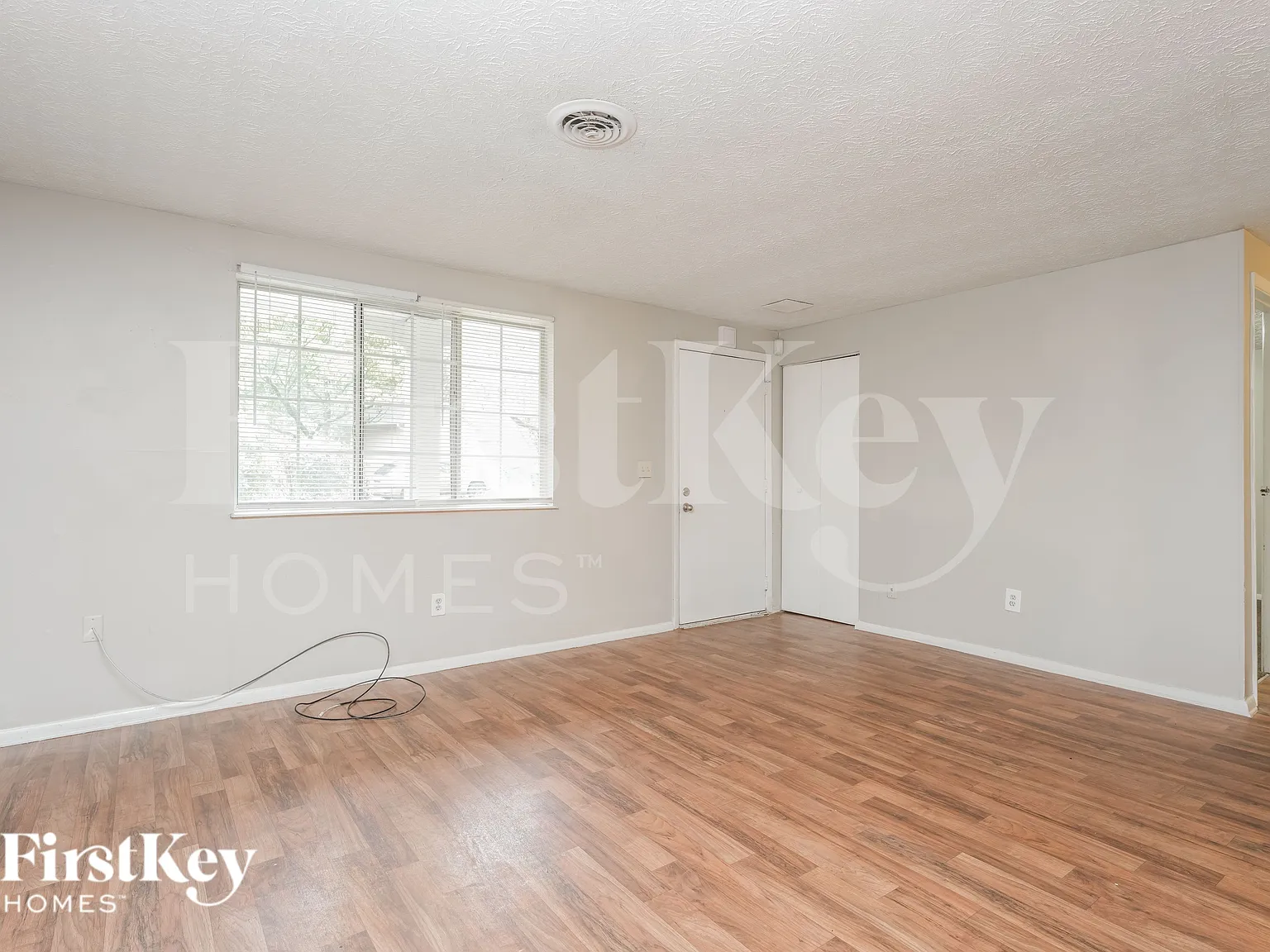 3 bed, 2.0 bath, 1188 sqft, $1,855 — Photo 2