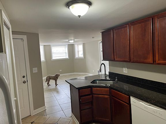 4th image of 2916 W Rosemont Ave APT 1AA