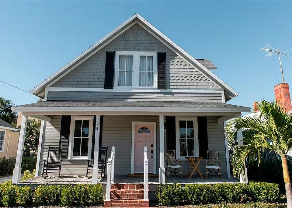 1st image of 227 Hibiscus St