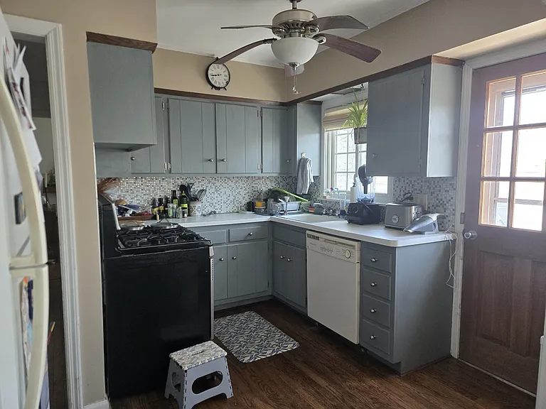 411 E Fulton St — Photo 12