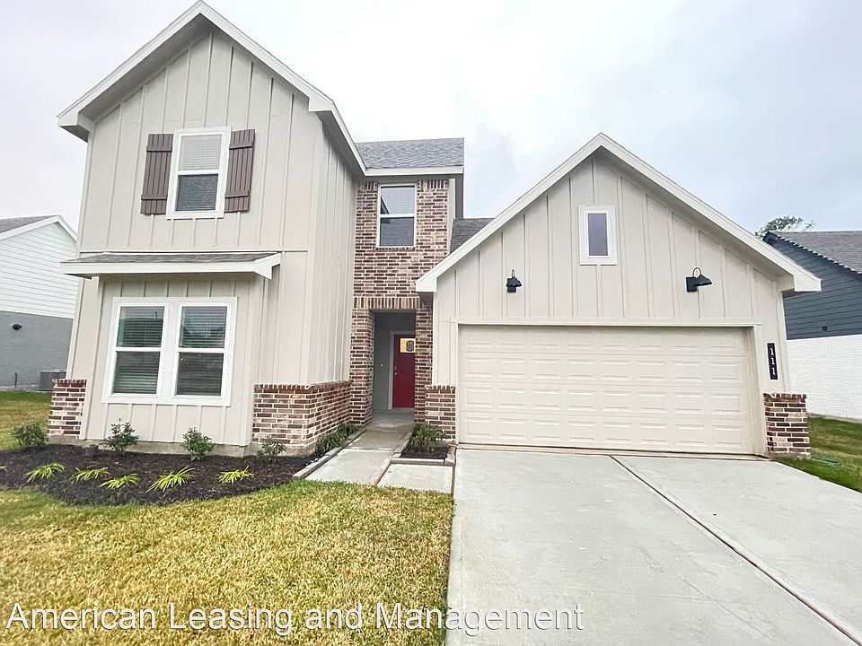 1st image of 111 Lakeway Cir