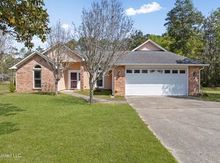 1920 Beachview Dr, Ocean Springs, MS 39564