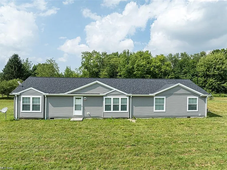 5719 N Richmond Rd — Photo 1