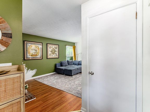 5th image of 4544 Sandringham Dr