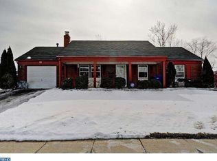 13 Tallwood Ln, Willingboro, NJ 08046