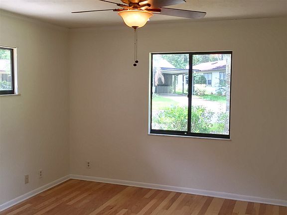 5th image of 9033 NW 37th Cir
