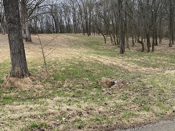 4th image of 883 Scenic Dr