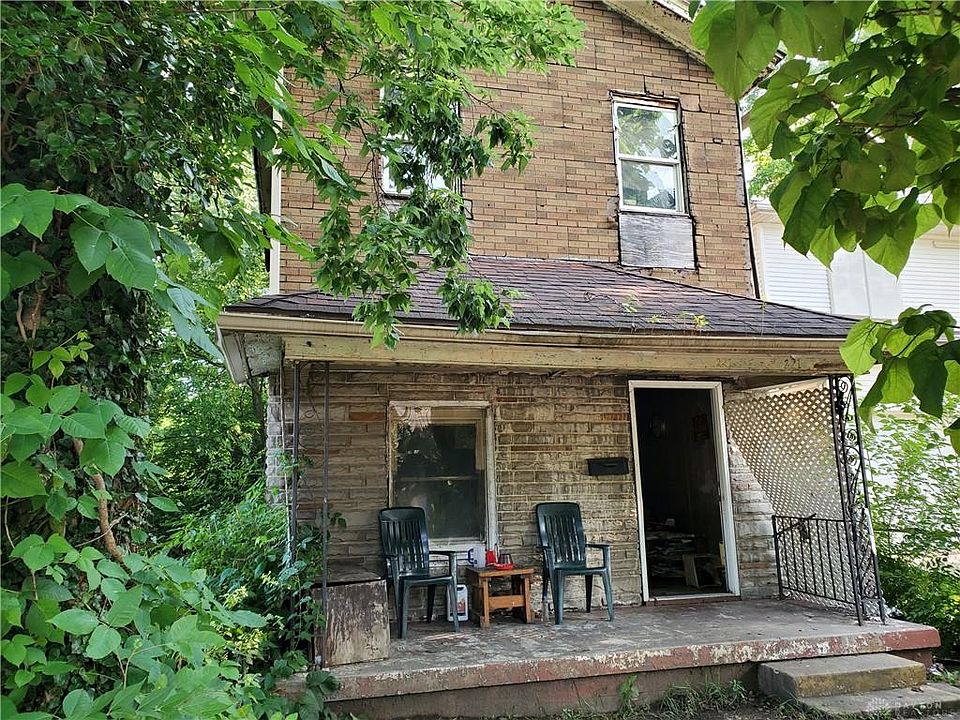 1st image of 221 Edison St