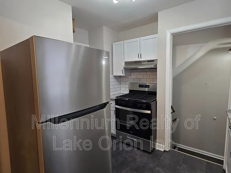 136 W Princeton Ave — Photo 6