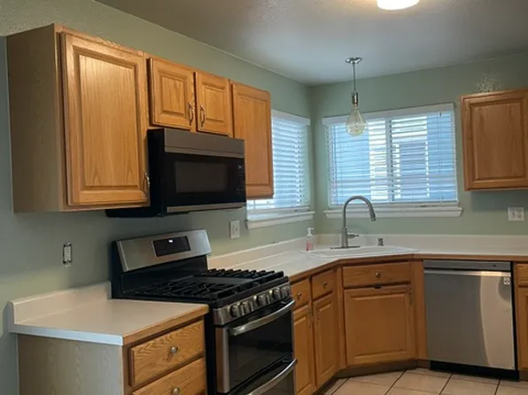 681 Chadwick Cir, Highlands Ranch, CO 80129