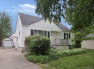 174 Hickory Dr, Troy, MI