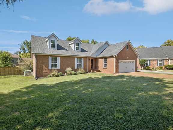 3rd image of 709 Saddle Trail Ct