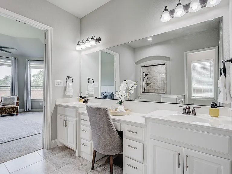 1301 Skyflower Ln — Photo 13