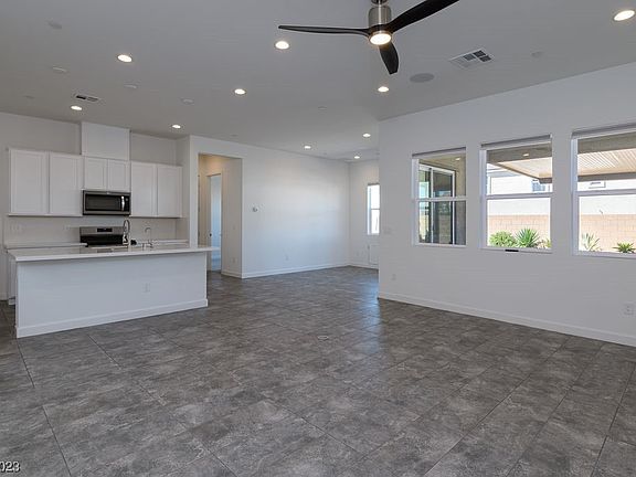 2nd image of 10118 Bismarck Palms Ave