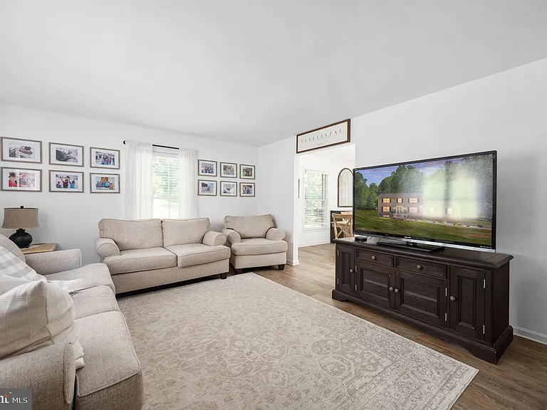 6 Roseville Ct — Photo 8
