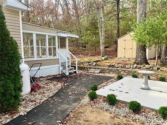 4th image of 87 Sherwood Valley Ln