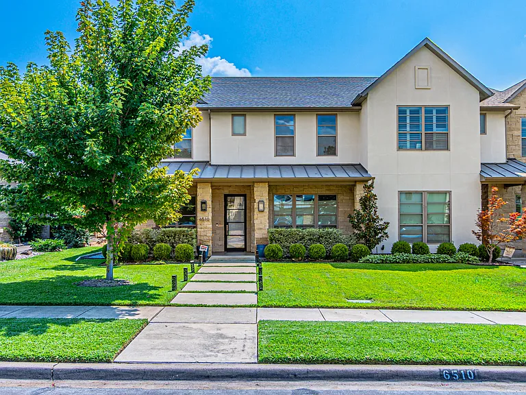 Del Norte Ln — Photo 1