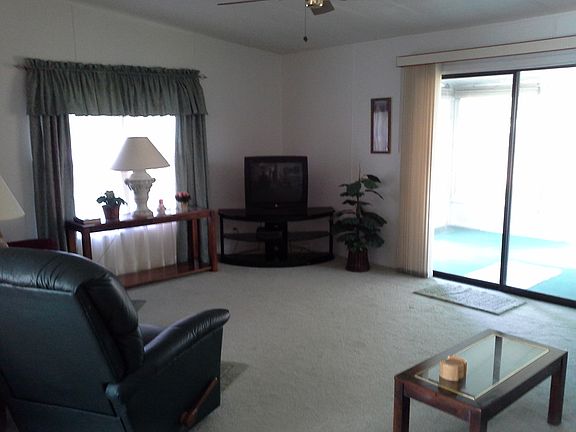 3rd image of 206 Sweet Cir
