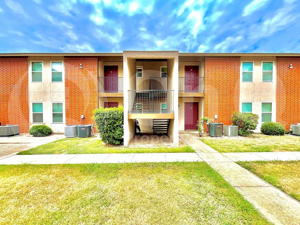 410 Bryan St #2