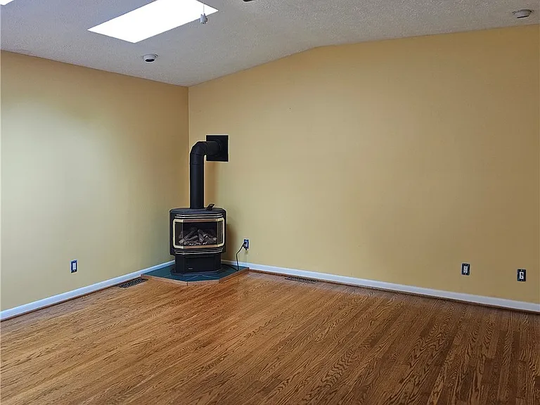 50 Greenview Dr — Photo 20